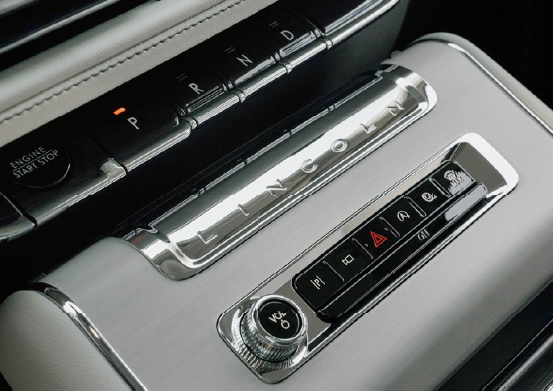 The piano key gear selector of a 2027 Lincoln Aviator® Back Label™ SUV. | Covert Lincoln Austin in Austin TX