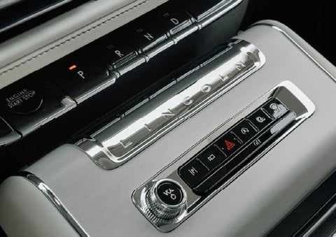 The piano key gear selector of a 2027 Lincoln Aviator® Back Label™ SUV. | Covert Lincoln Austin in Austin TX